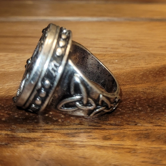 Secret ring - Picture 2 of 3